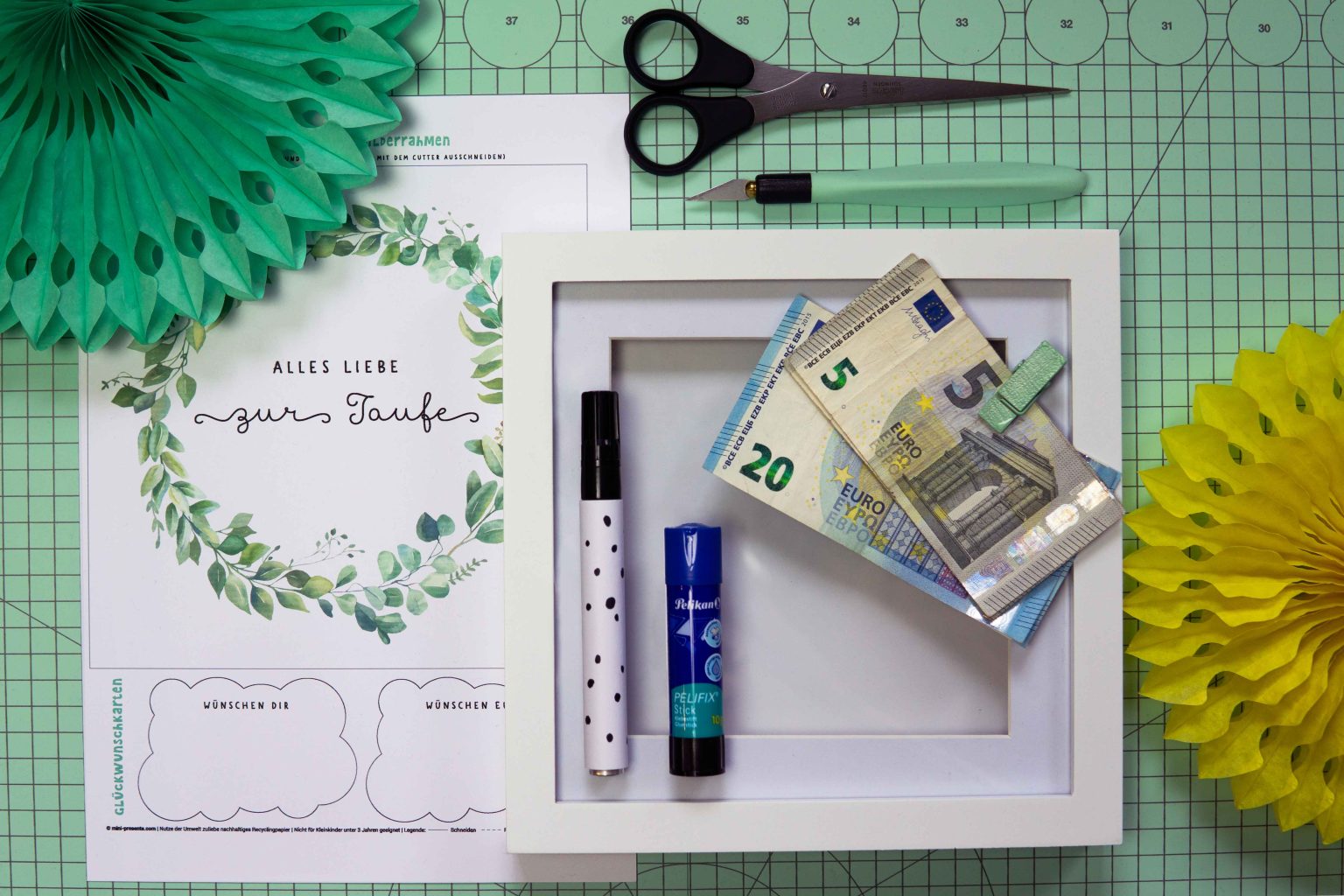 Geldgeschenk zur Taufe im Bilderrahmen Ein sinnvolles Taufgeschenk selber machen mini
