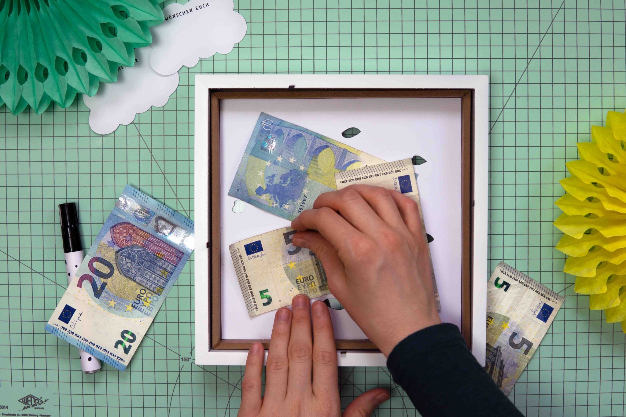 Wieviel Geld Schenken Großeltern Zur Taufe Geldgeschenk zur Taufe im Bilderrahmen - Ein sinnvolles Taufgeschenk