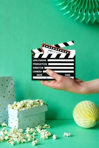 Kinogutschein als Filmklappe basteln