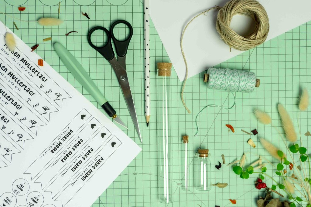 Gutschein zum Muttertag: Kreative Geschenkverpackung im Reagenzglas