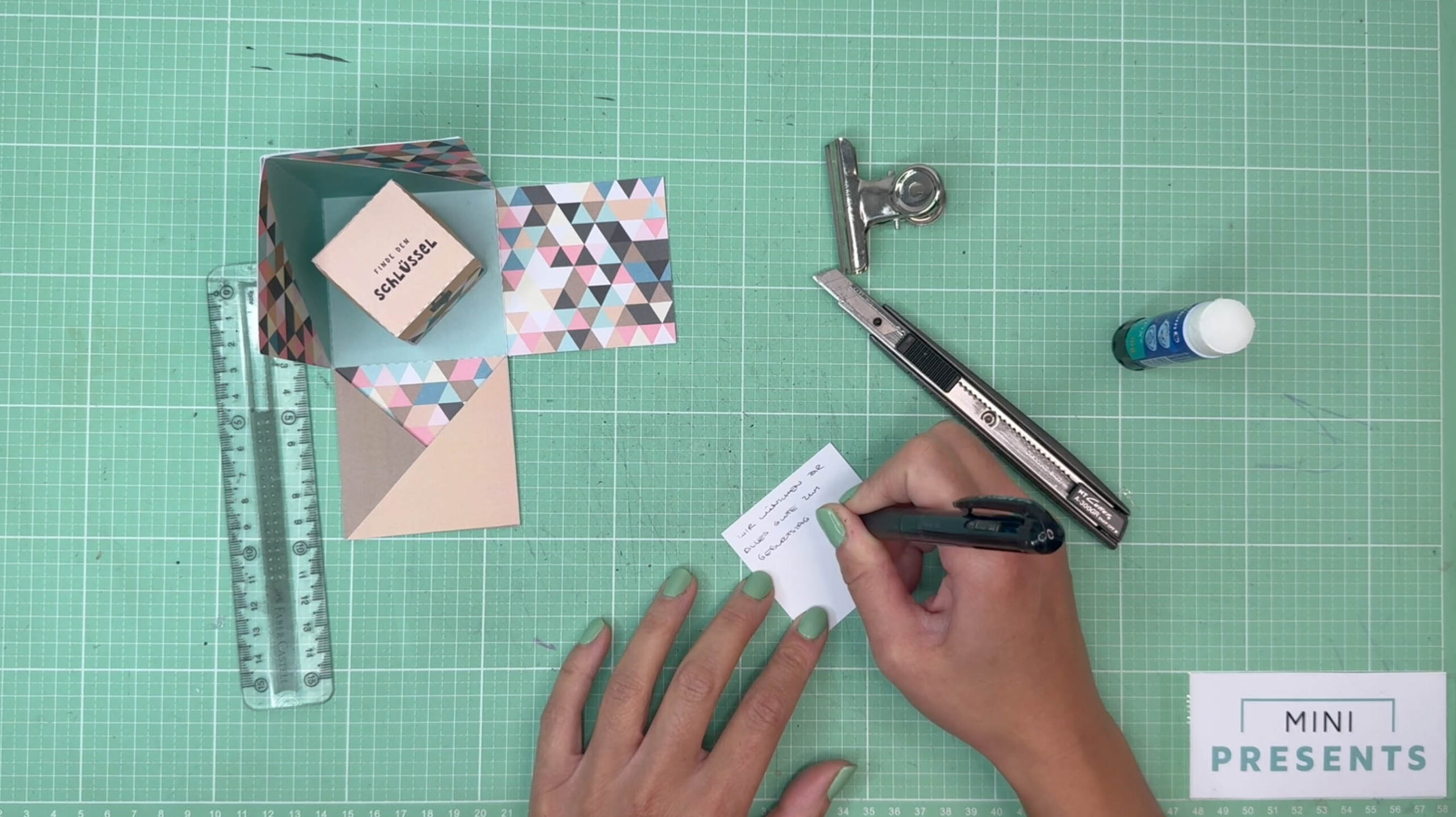 Explosionsbox Bastelanleitung