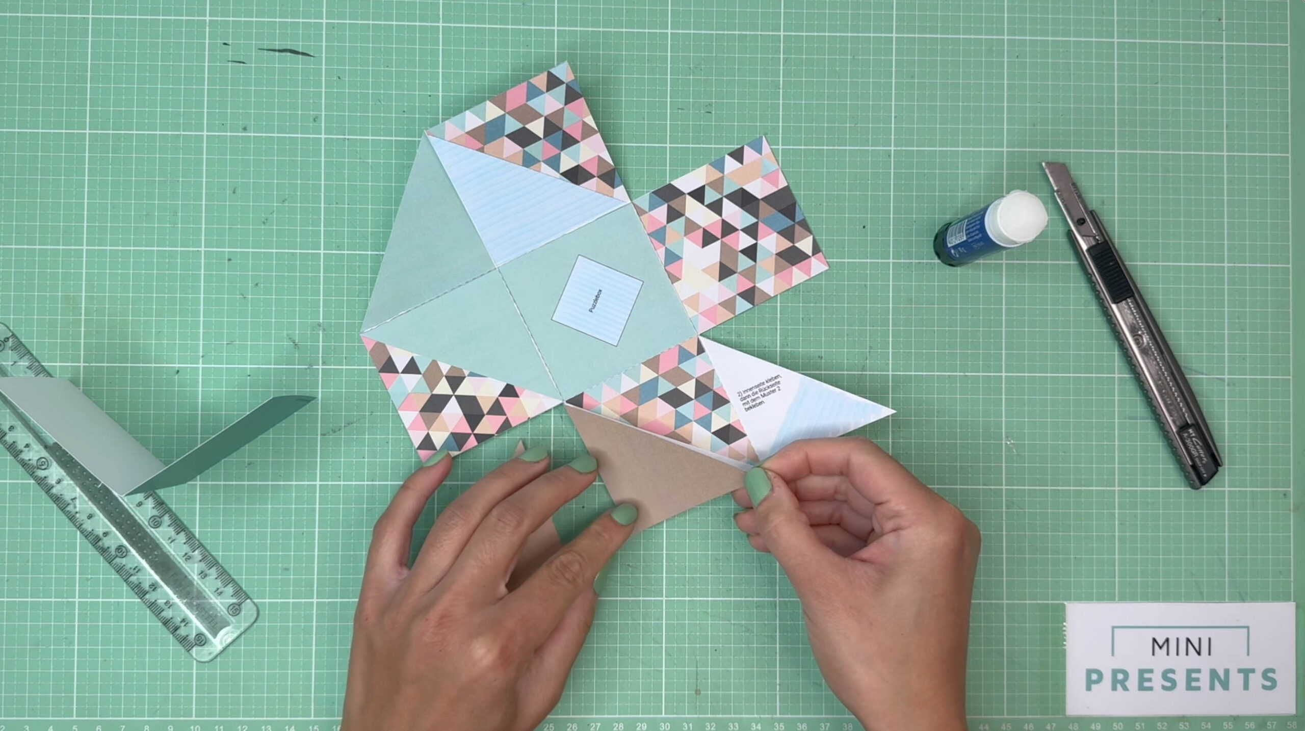 Puzzle Explosionsbox Bastelvorlage