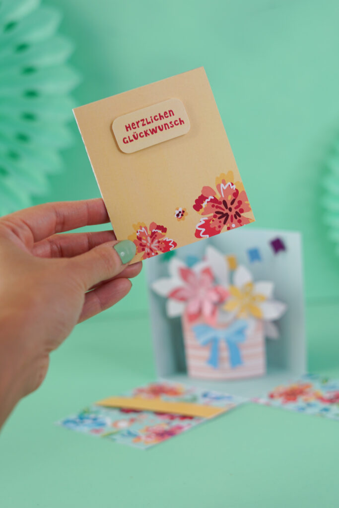 Blumenstrauß Explosionsbox selber machen