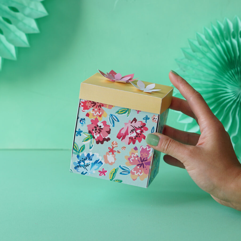 DIY Blumenstrauß Explosionsbox aus Papier basteln