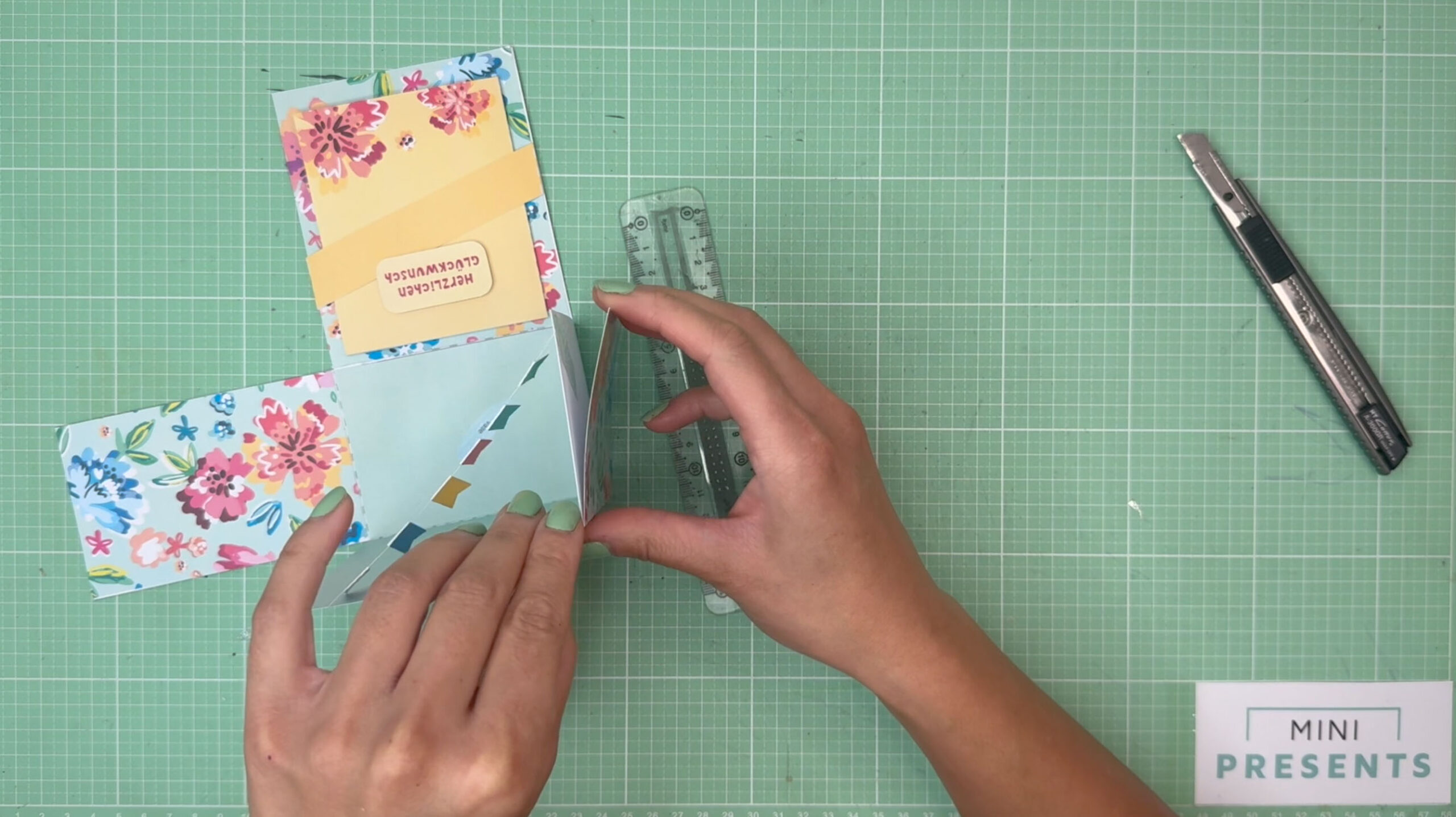 Bastelanleitung Blumen Explosionsbox