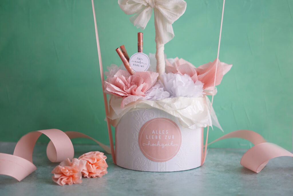 Hochzeitsgeschenk: DIY Ballon-Box mit WOW-Effekt