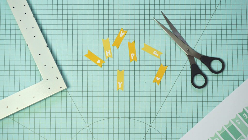 Schritt 2 im DIY für die Wimpelgirlande