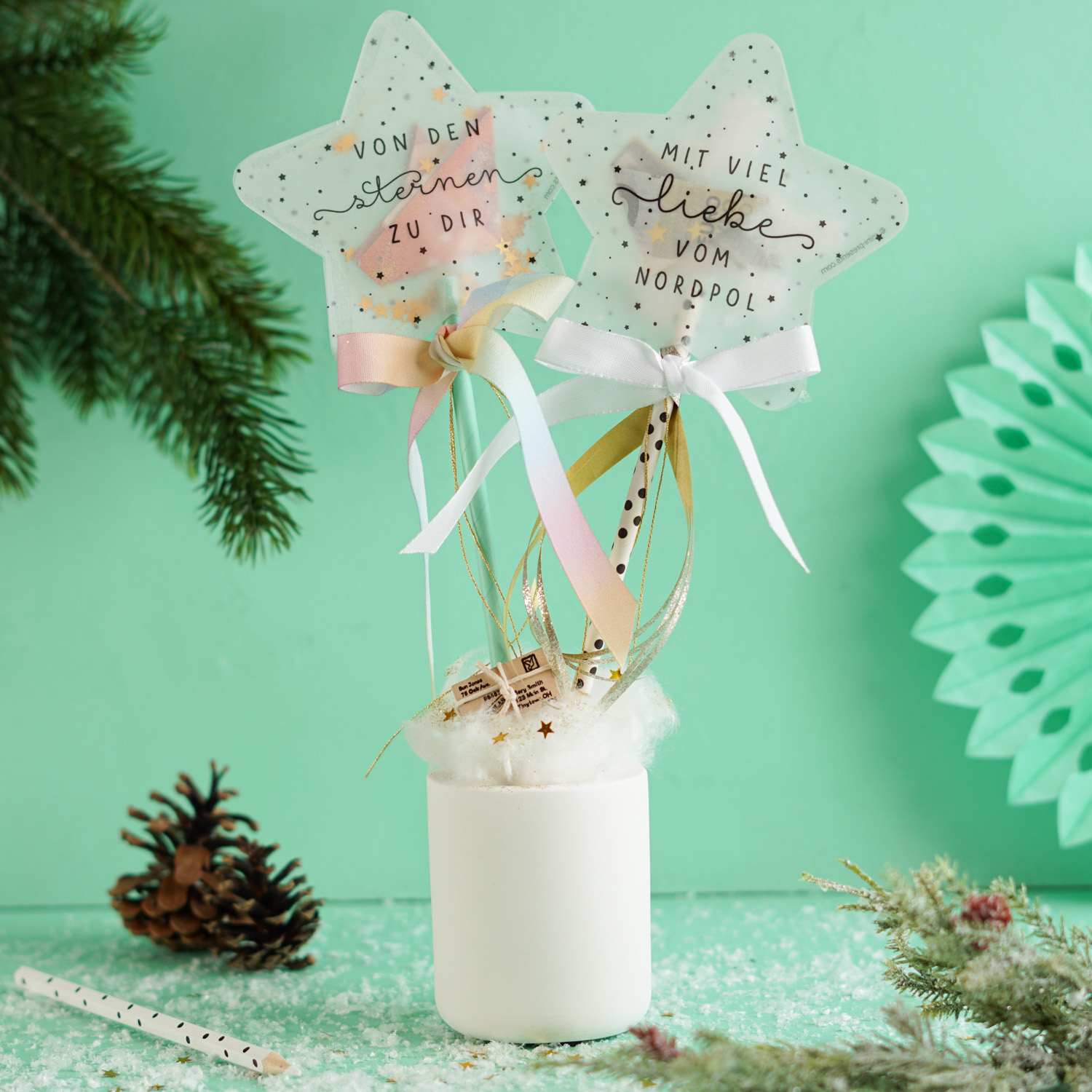 Zauberstab als Geldgeschenk zu Weihnachten mit Papierstrohhalm und Glitzer